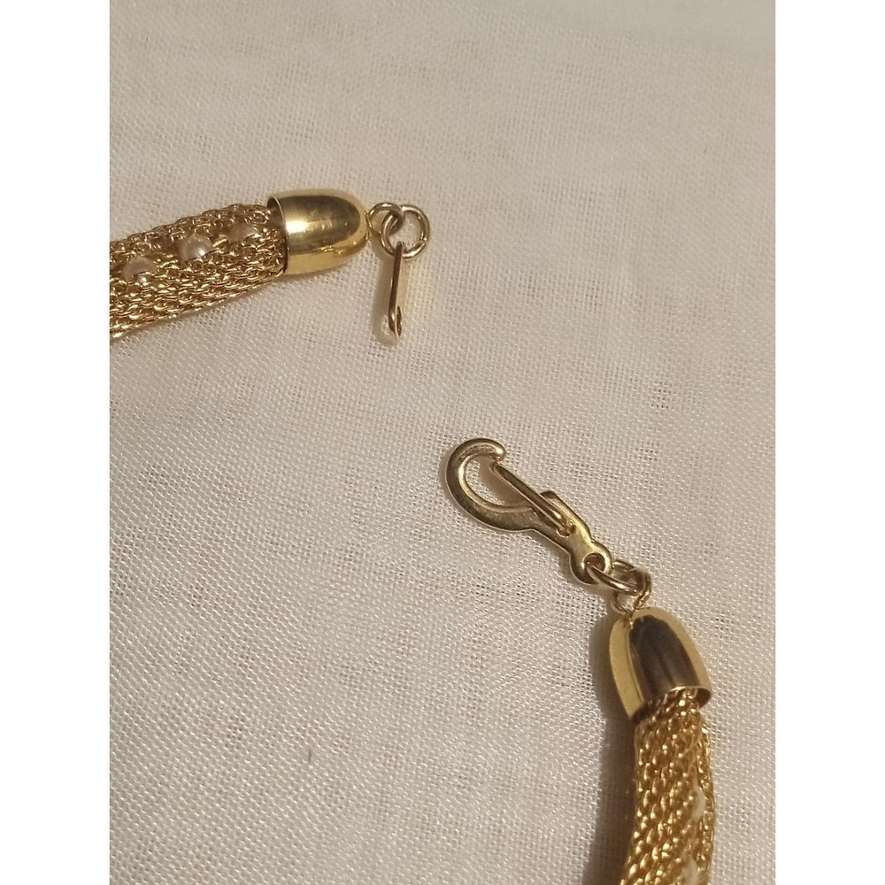 Gold tone and pearl bracelet